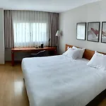 Hotel Ramada By Wyndham Valencia 3*
