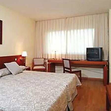 Hotel Ramada By Wyndham Valencia 3*