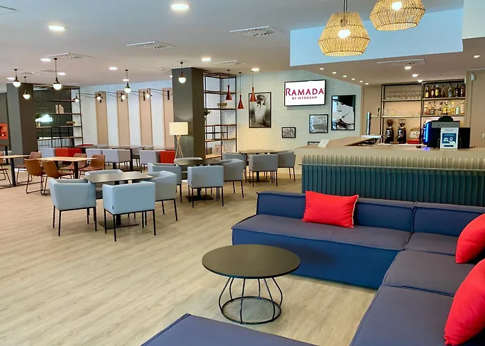 Ramada By Wyndham Valencia Hotel Almussafes