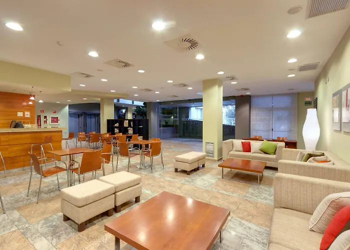 Ramada By Wyndham Valencia Hotel