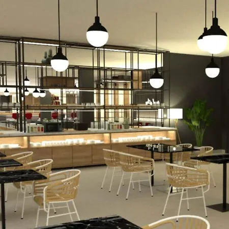 Hotel Ramada By Wyndham Valencia 3*