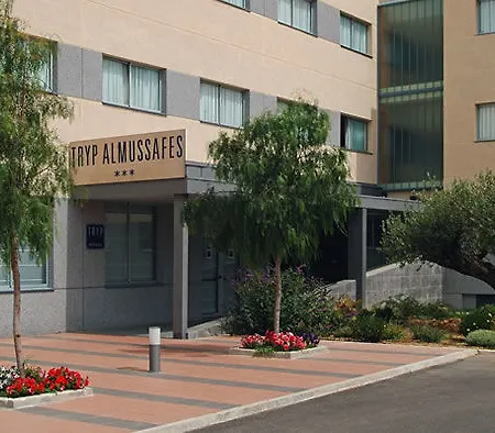Hotel Ramada By Wyndham Valencia 3*