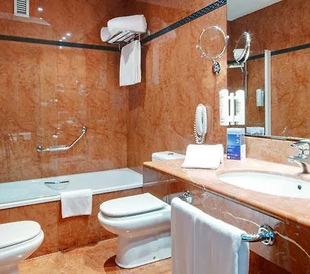 Ramada By Wyndham Valencia Hotel 3*