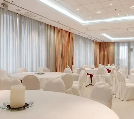 Ramada By Wyndham Valencia Almussafes