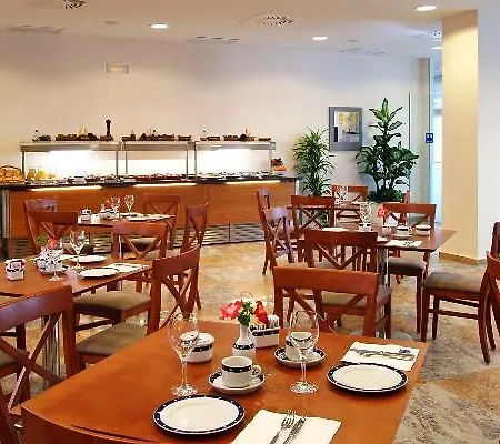 Hotel Ramada By Wyndham Valencia 3*