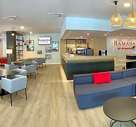 Hotel Ramada By Wyndham Valencia 3*