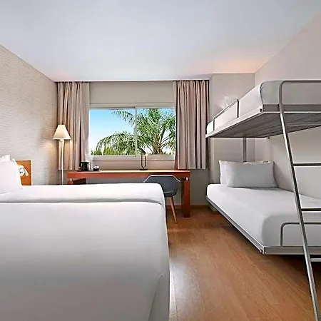 Hotel Ramada By Wyndham Valencia
