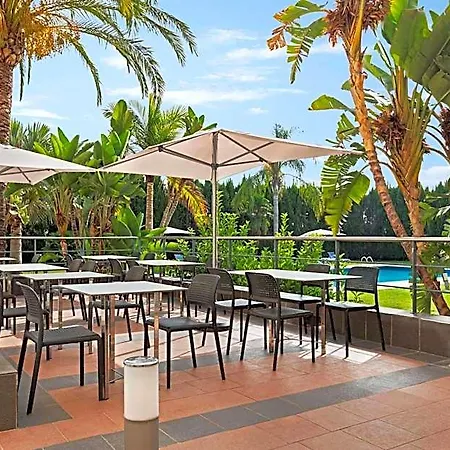 Hotel Ramada By Wyndham Valencia 3*