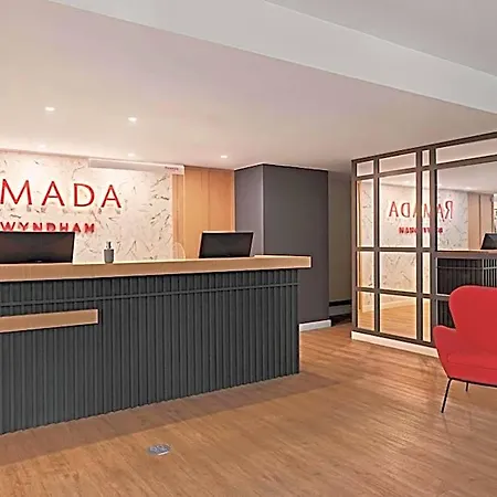 Ramada By Wyndham Valencia 3*