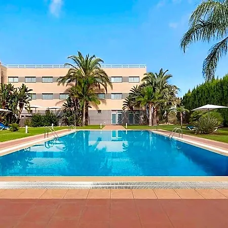 Hotel Ramada By Wyndham Valencia 3*