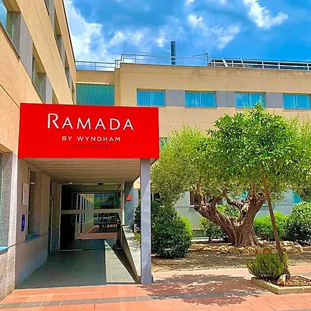 Ramada By Wyndham Valencia Hotel