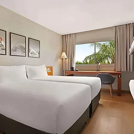 Ramada By Wyndham Valencia