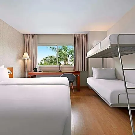 Hotel Ramada By Wyndham Valencia