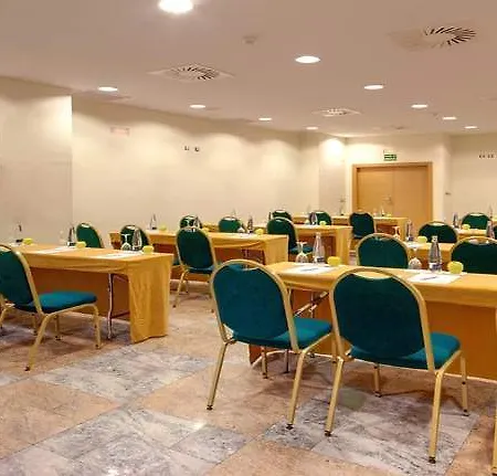 Ramada By Wyndham Valencia 3* الموسافيس