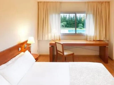 Hotel Ramada By Wyndham Valencia 3*