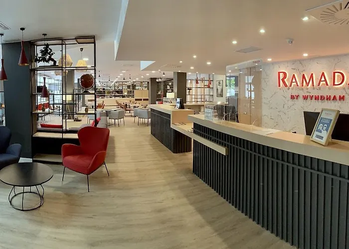 Ramada By Wyndham Valencia Hotel Almussafes