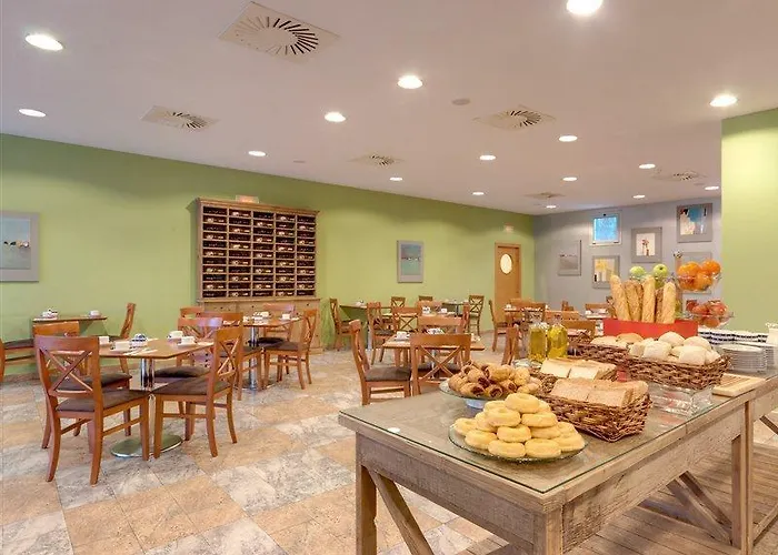 Ramada By Wyndham Valencia Hotel Almussafes