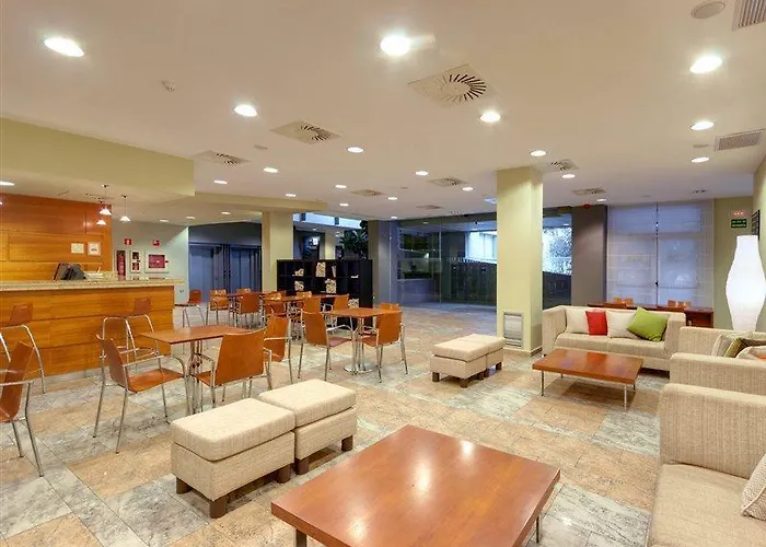 Ramada By Wyndham Valencia Hotel 3*