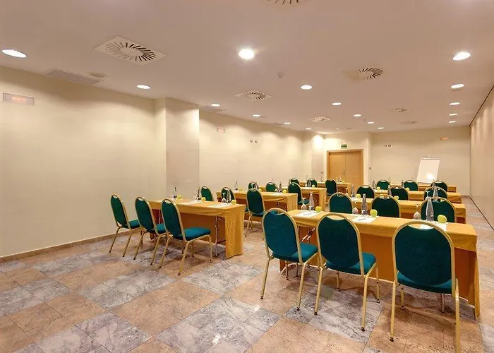 Ramada By Wyndham Valencia Hotel