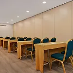 Ramada By Wyndham Valencia Hotel 3*