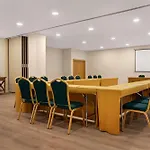 Ramada By Wyndham Valencia Hotel Almussafes