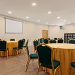 Ramada By Wyndham Valencia Hotel