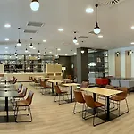 Ramada By Wyndham Valencia Hotel 3*