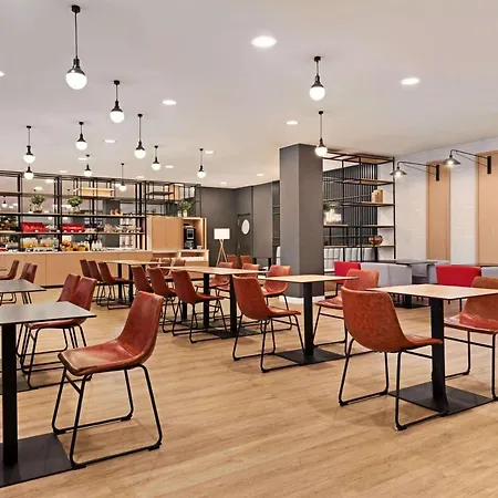 Ramada By Wyndham Valencia Almussafes