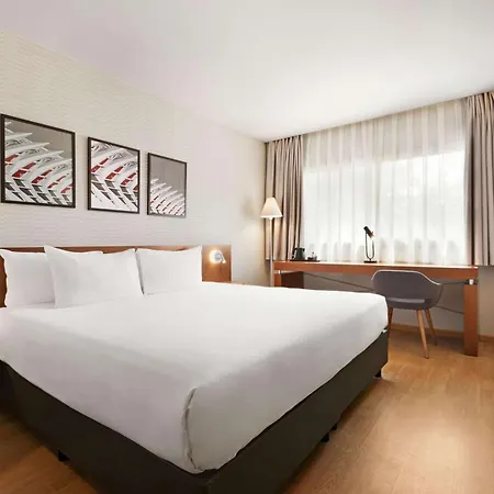 Ramada By Wyndham Valencia