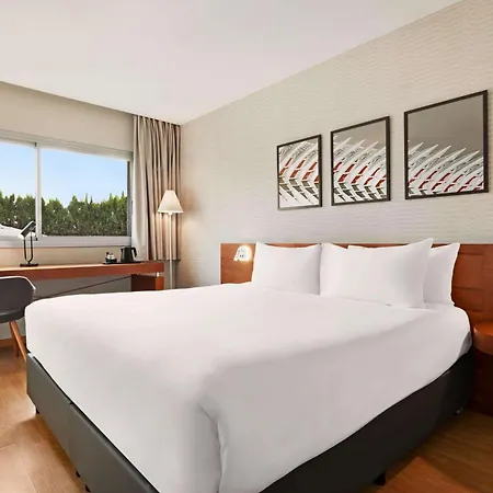 Ramada By Wyndham Valencia Hotell Almussafes