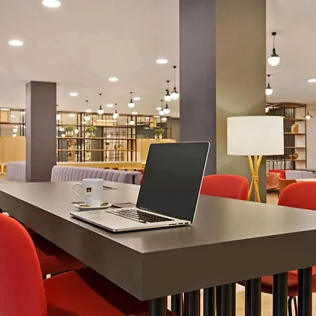 Hotell Ramada By Wyndham Valencia 3*