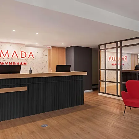 Ramada By Wyndham Valencia Hotel 3*