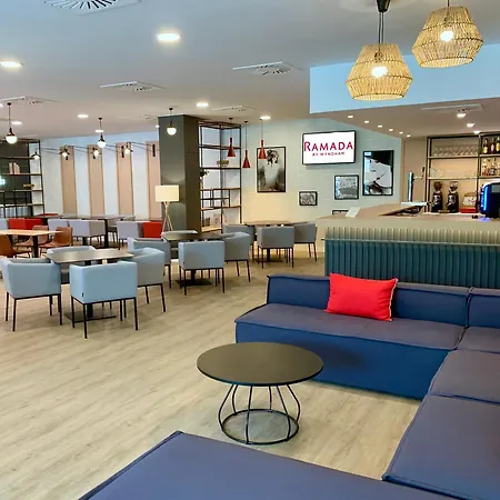 Ramada By Wyndham Valencia Hotell Almussafes