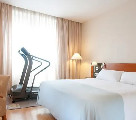 Hotel Ramada By Wyndham Valencia 3*