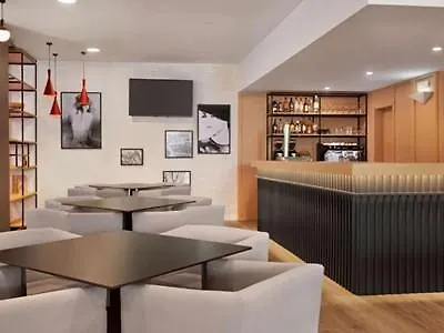 Ramada By Wyndham Valencia Hotell