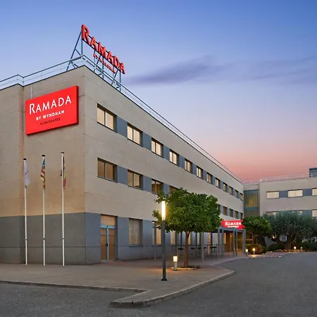 Ramada By Wyndham Valencia 3*