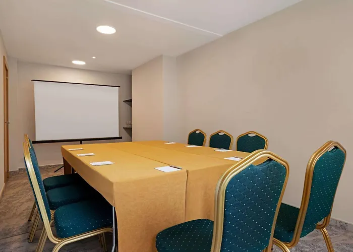 Hotel Ramada By Wyndham Valencia