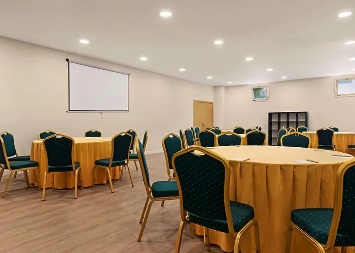 Ramada By Wyndham Valencia Hotel