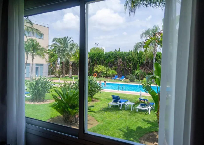 Ramada By Wyndham Valencia Hotel 3*