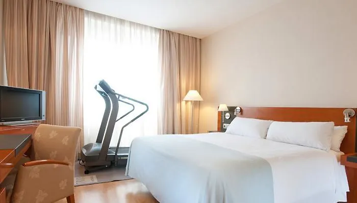 Hotel Ramada By Wyndham Valencia 3*