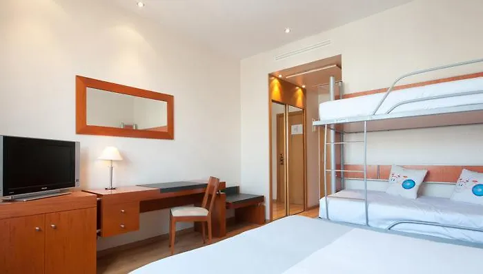 Ramada By Wyndham Valencia 3*